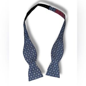 Vineyard Vines Men’s Bowtie Stars Starfish Blue White Adjustable Silk Bow Tie